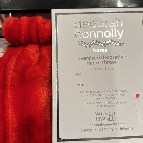 Brand new Deborah Connolly Christmas blanket - Picture 7 of 8